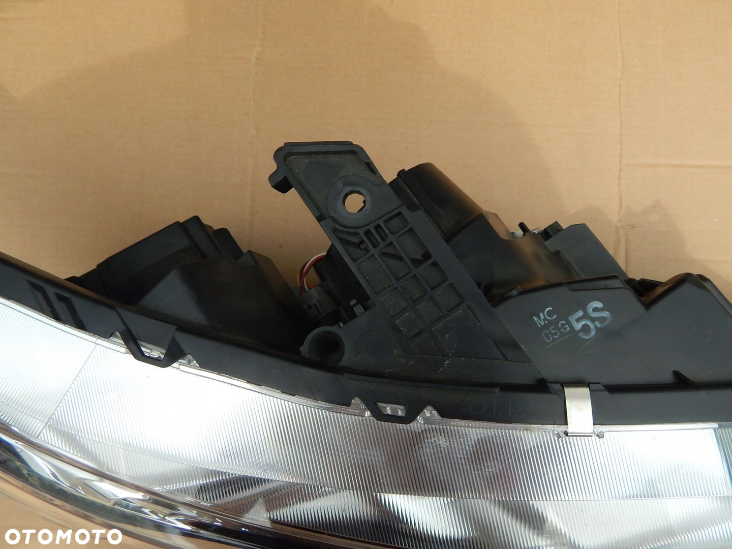 LAMPA PRAW MITSUBISHI ECLIPS CROOS FULL LED - 4