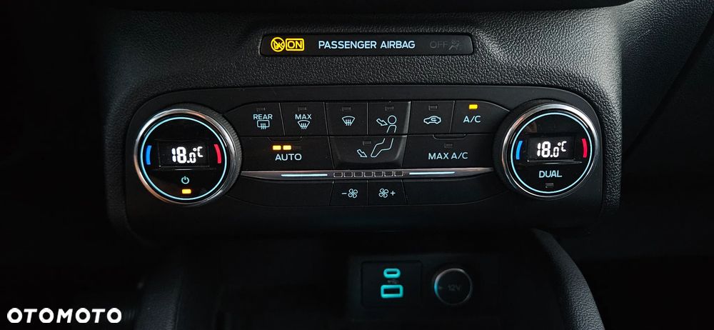 Ford Kuga 1.5 EcoBlue TITANIUM - 12