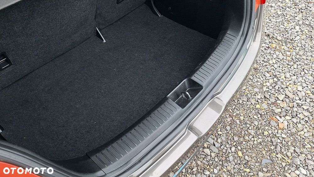 Mazda 2 - 25