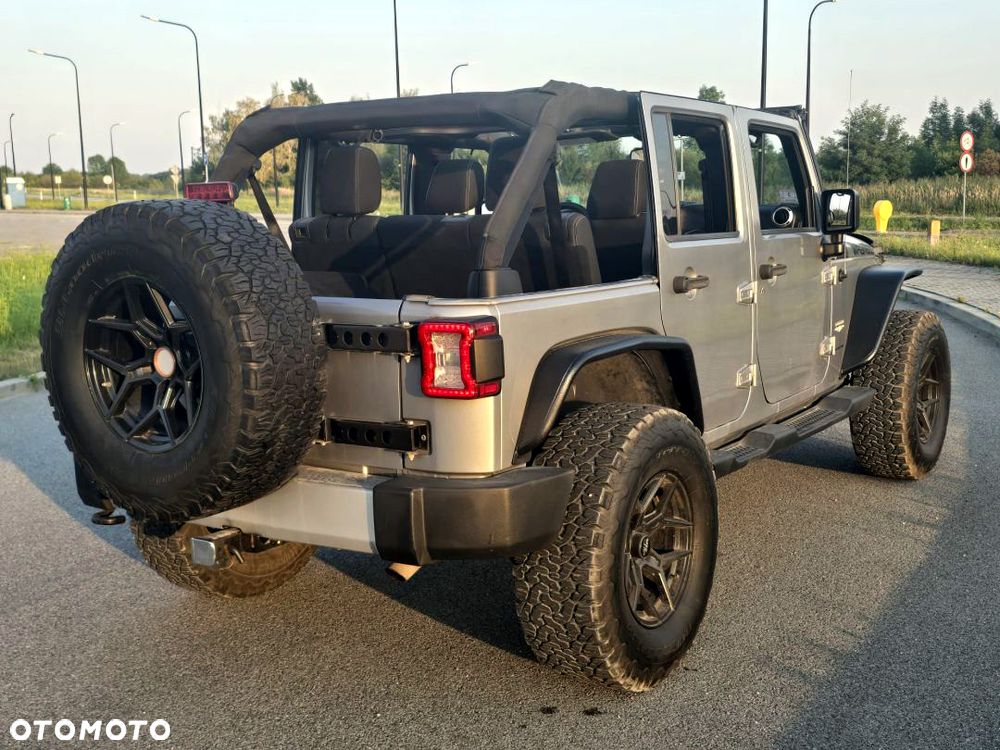 Jeep Wrangler 3.6 Unlim Sahara - 16