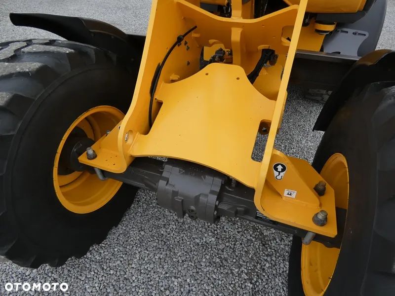 Volvo L20F Z Niemiec / Tylko 2.300mtg / Stan Idealny / - 32