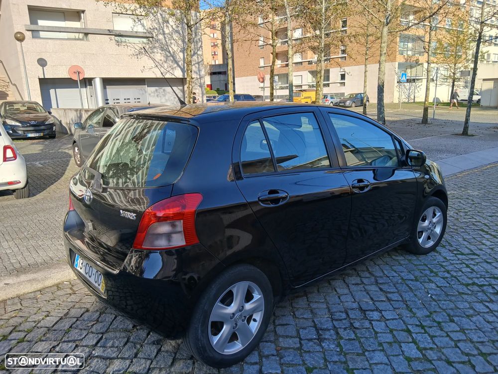 Toyota Yaris 1.0 VVT-i Sol High Pack - 3