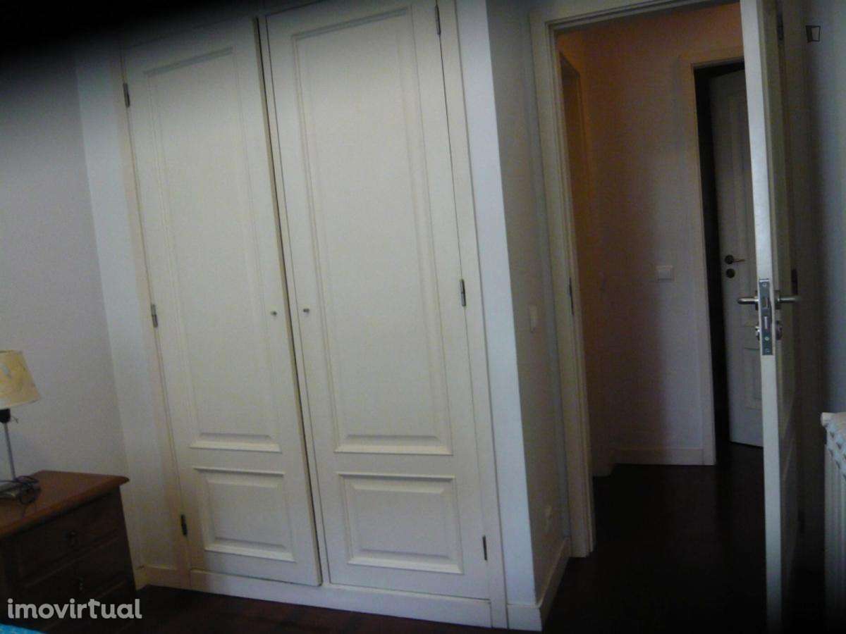 Quarto - localizado em Bairro do Sol Coimbra - Grande imagem: 3/11