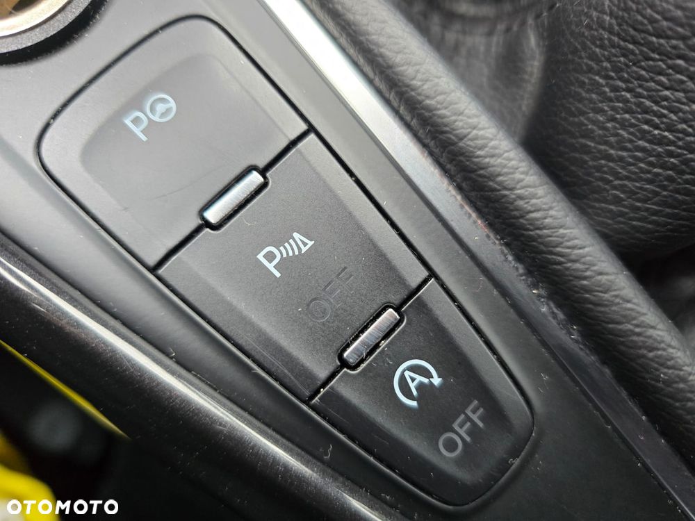 Ford Focus 1.0 EcoBoost Titanium - 32