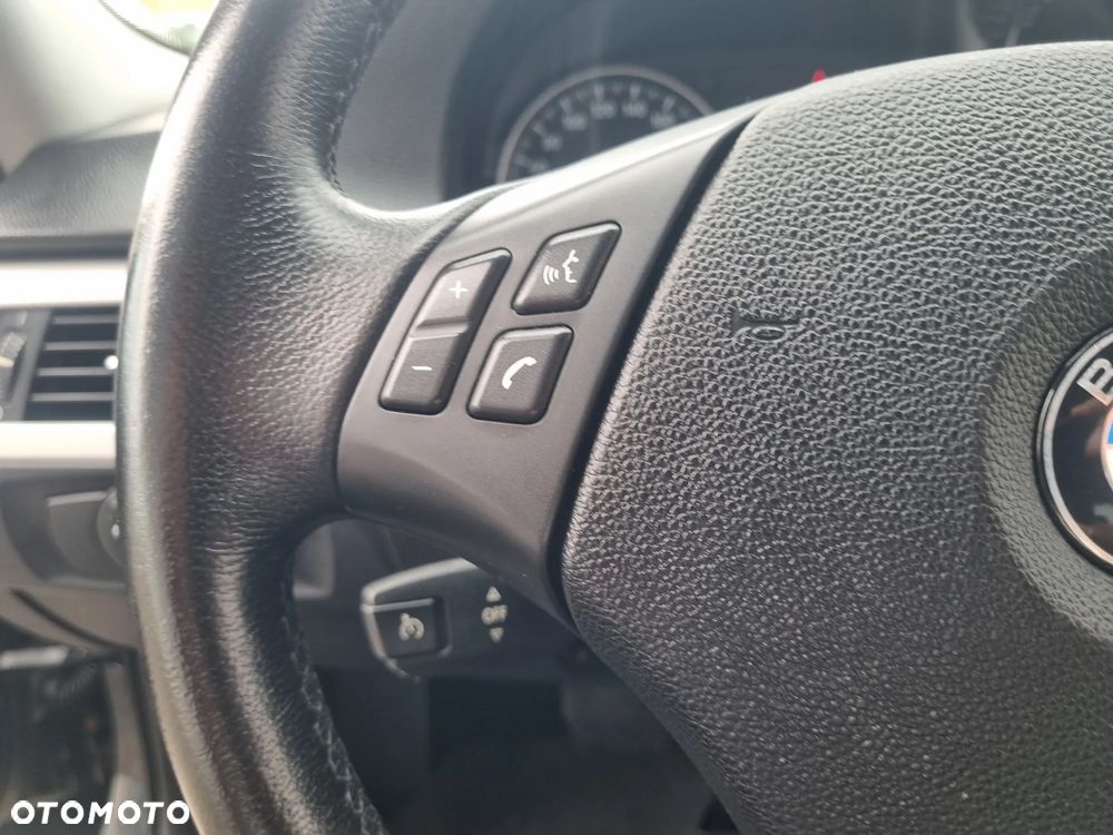 BMW Seria 3 318d DPF Edition Sport - 15