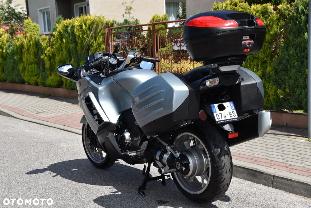 Kawasaki GTR - 3