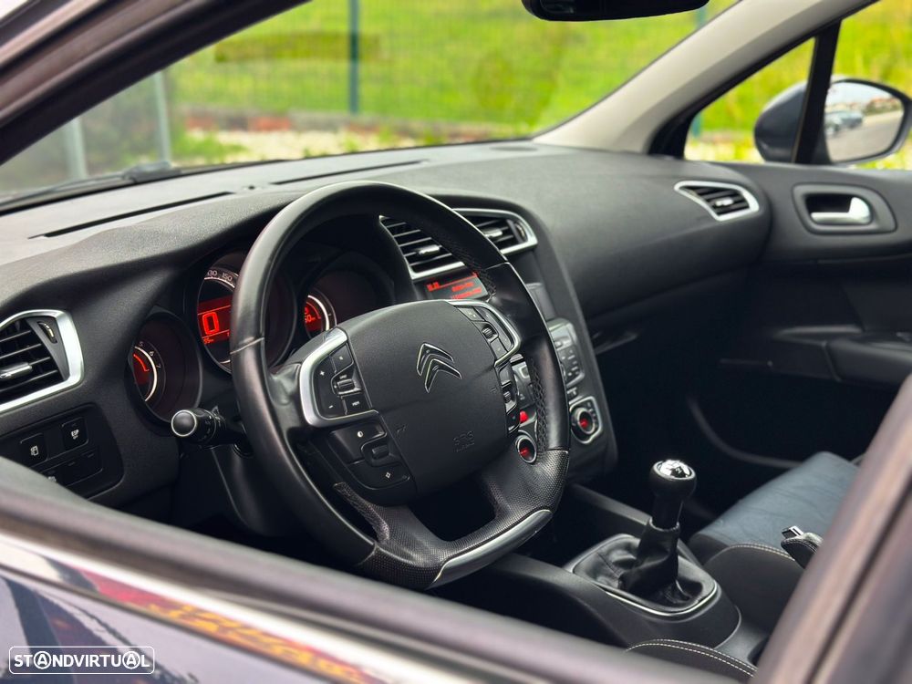 Citroën C4 1.6 HDi Attraction - 2