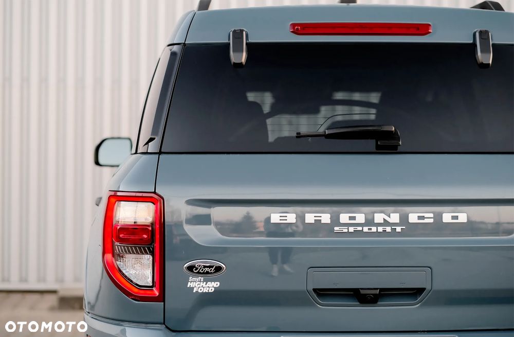 Ford Bronco - 12