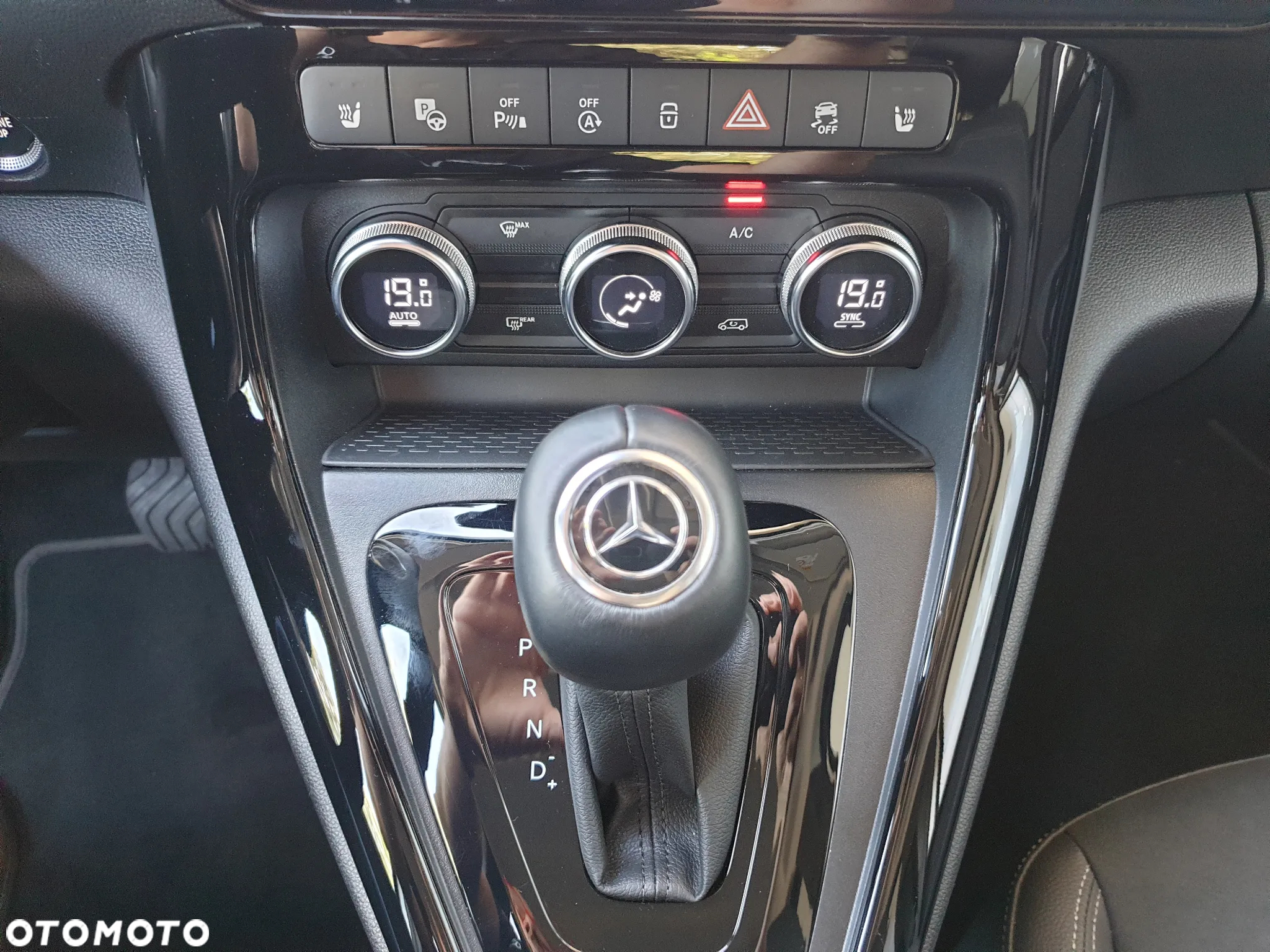 Mercedes-Benz Klasa T 180 d Style - 27