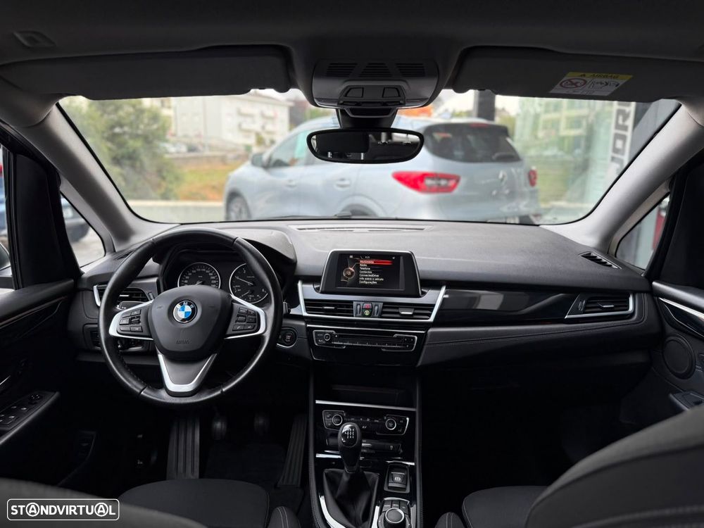 BMW 216 Active Tourer d Line Sport - 27