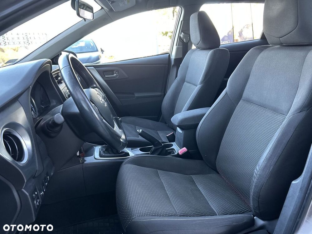 Toyota Auris 1.6 Premium Comfort - 9