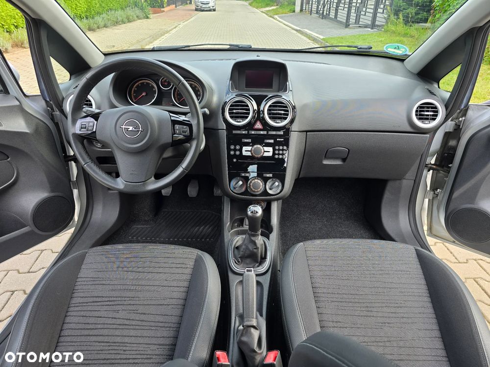 Opel Corsa 1.2 16V Essentia - 13