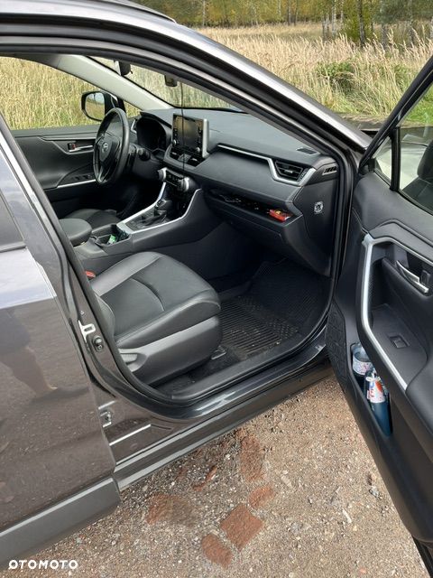 Toyota RAV4 - 8