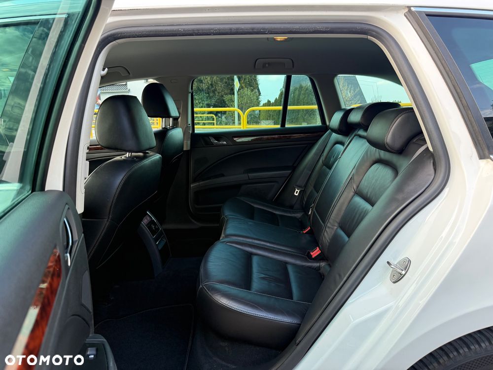 Skoda Superb 2.0 TSI DSG Exclusive - 24