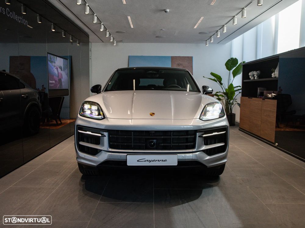 Porsche Cayenne Coupé E-Hybrid Black Edition - 2