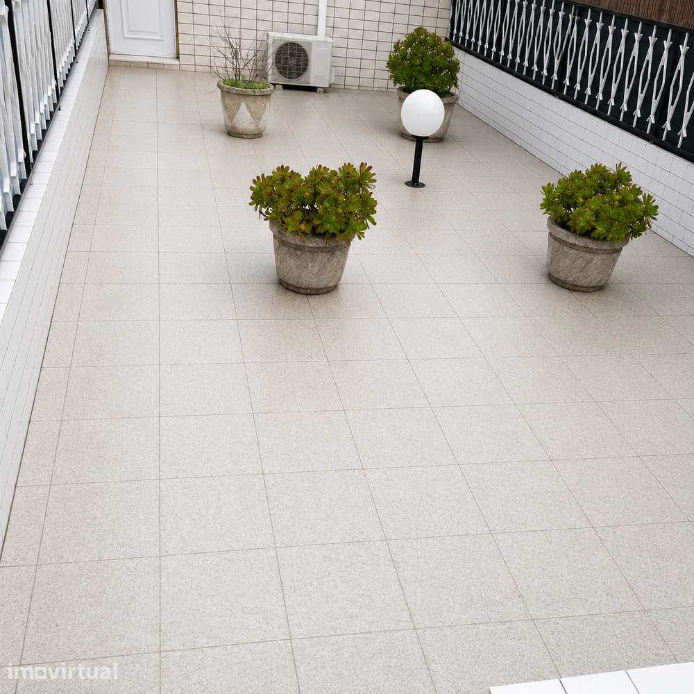 Moradia T2 com Terraço de 40m² | Junto à Circunvalação – Areosa - Grande imagem: 2/14