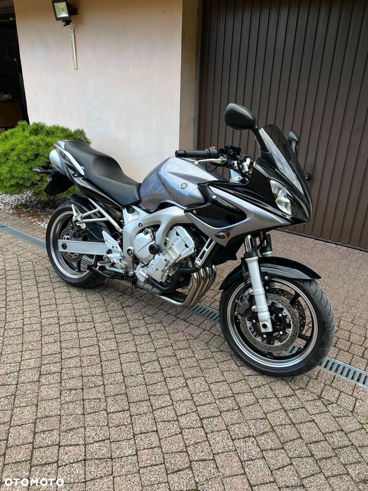 Yamaha FZ6 - 1