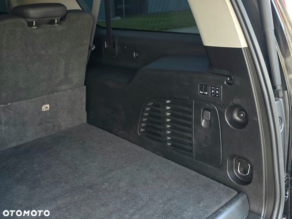 Cadillac Escalade ESV 6.2 V8 AWD AT Premium - 30