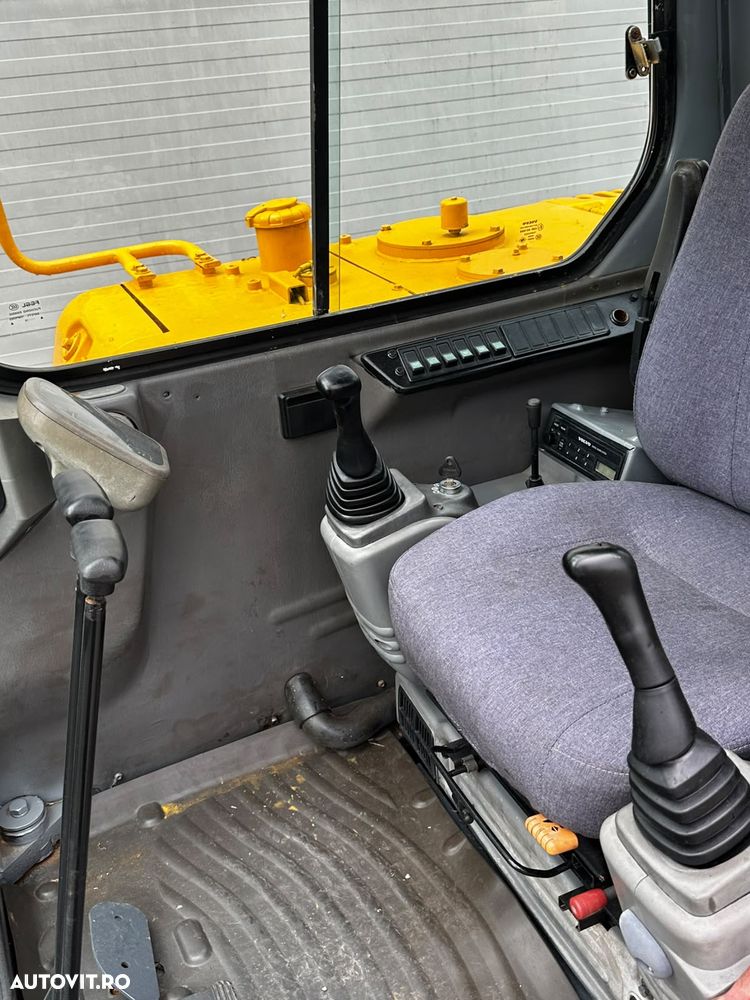 Volvo EC55B - 9