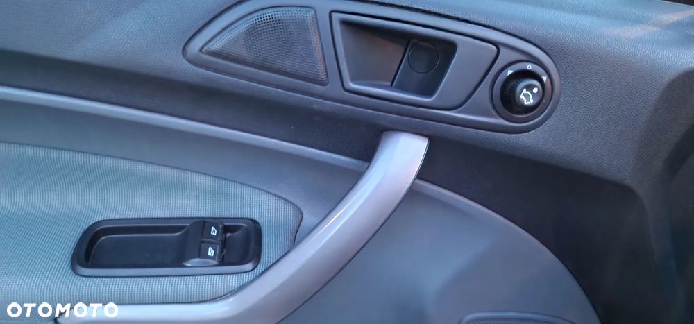 Ford Fiesta 1.25 Ambiente EU5 - 17