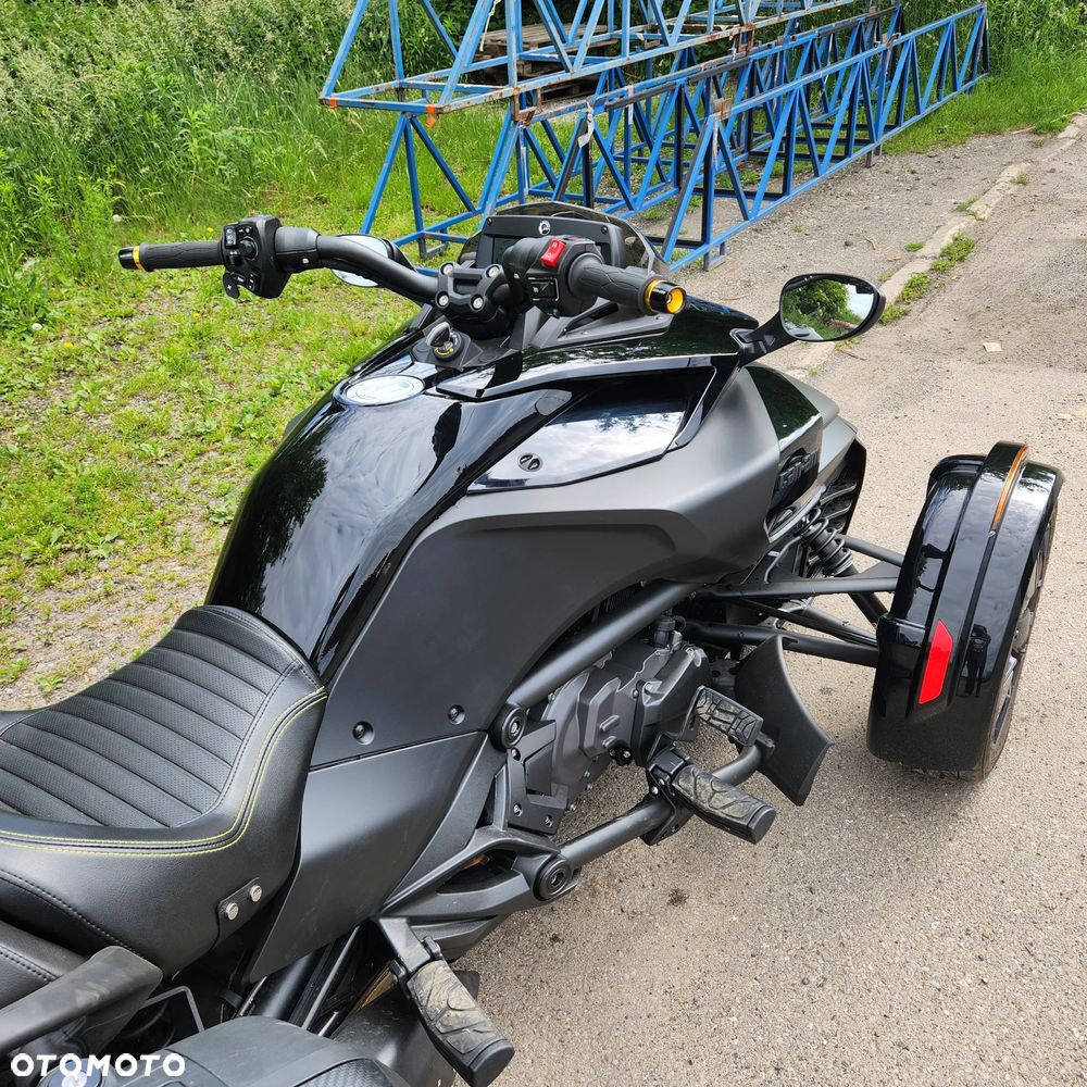 Can-Am Spyder - 6