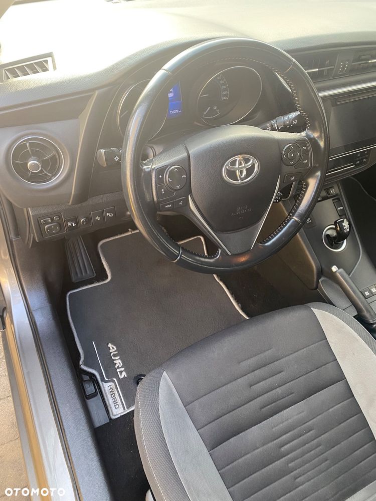 Toyota Auris Hybrid 135 Premium - 12