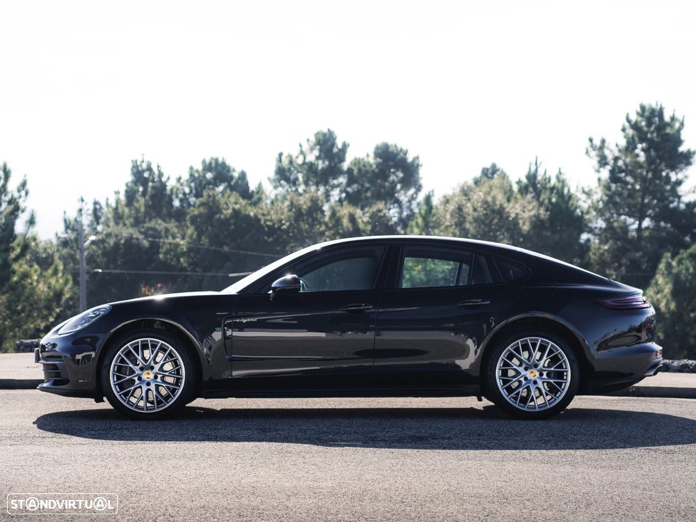 Porsche Panamera 4 E-Hybrid - 4