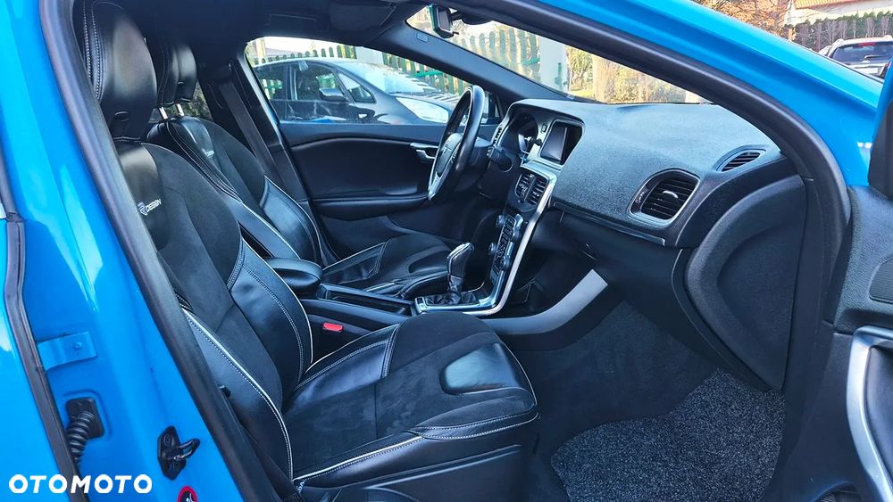 Volvo V40 T3 R-Design Summum - 35