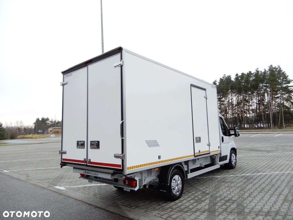 Fiat Ducato Serii 8 MAXI Wzmacniany 2.2 MultiJet3 H3-POWER 160 KM Chłodnia 4226 mm 8 Euro Palet Boczne Drzwi Agregat Zanotti -20*C Android Auto Carplay Stan Auta JAK NOWY POLECAM - 4