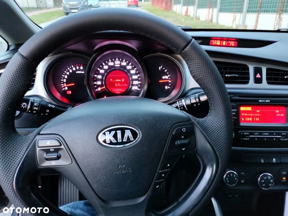 Kia Ceed - 12