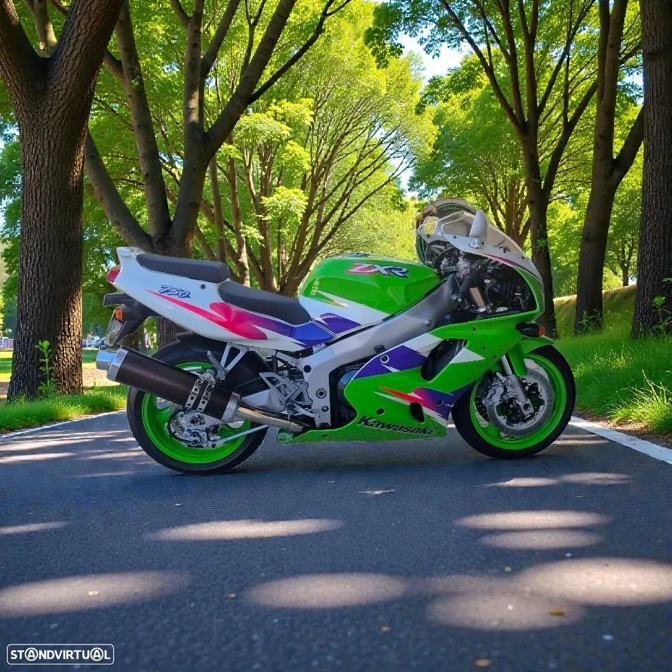 Kawasaki Ninja ZXR750 - 1