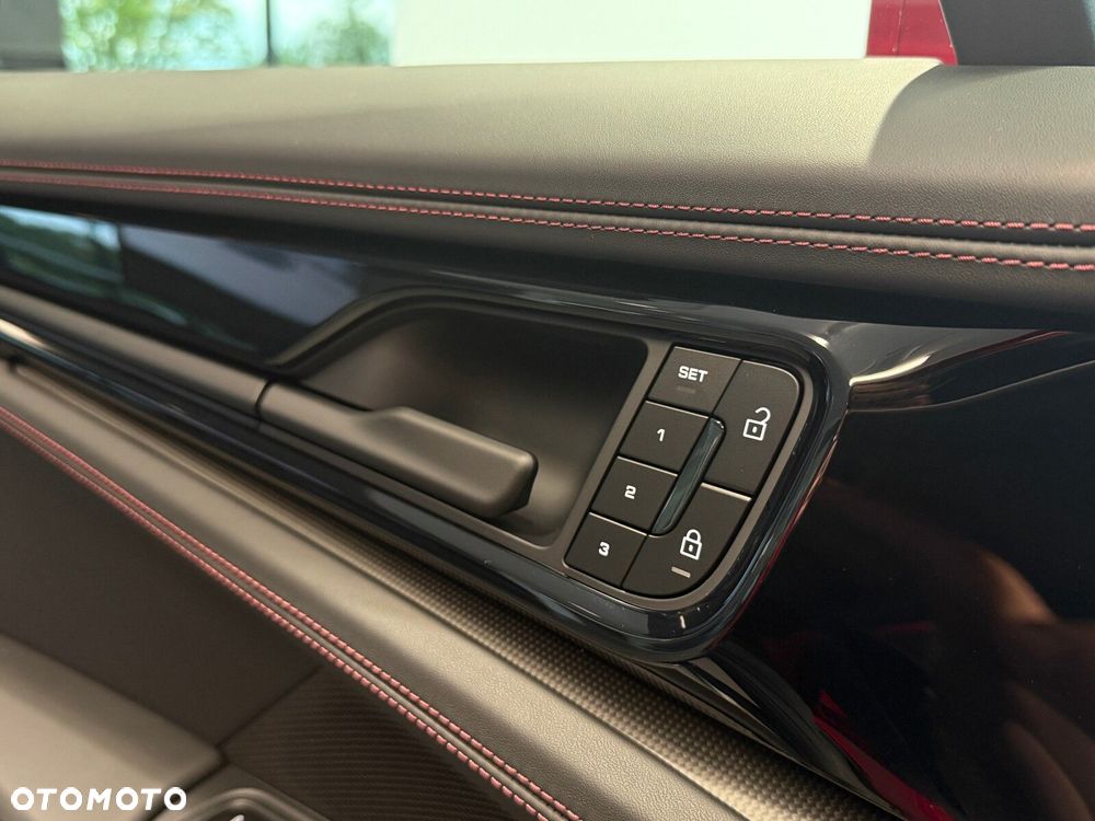 Porsche Panamera - 16