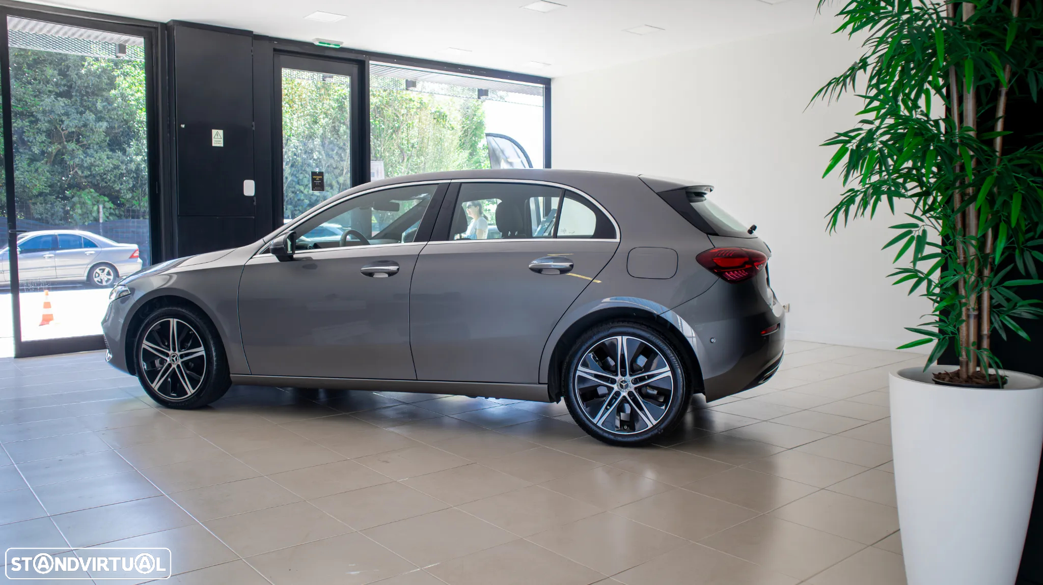 Mercedes-Benz A 250 e - 3