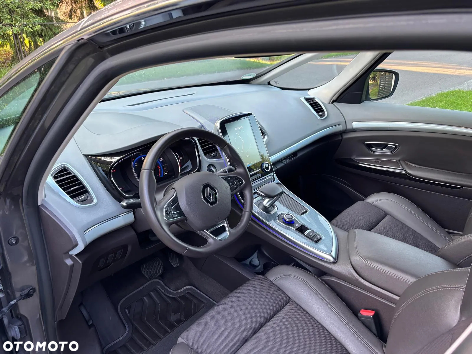 Renault Espace 1.6 dCi Energy Initiale Paris EDC 7os - 11