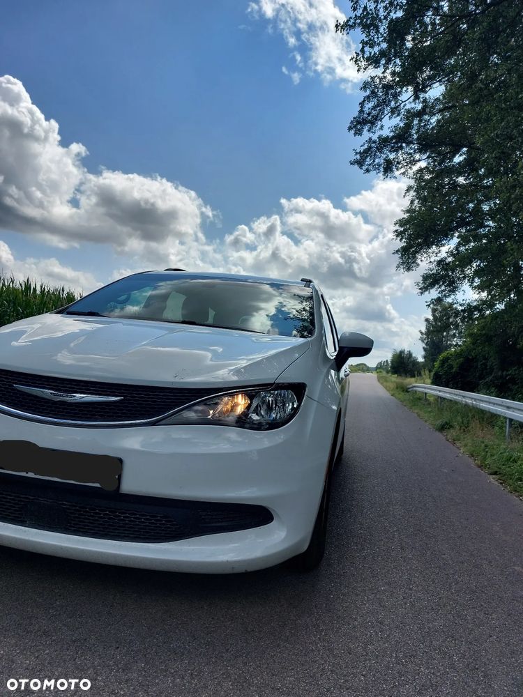 Chrysler Pacifica - 5