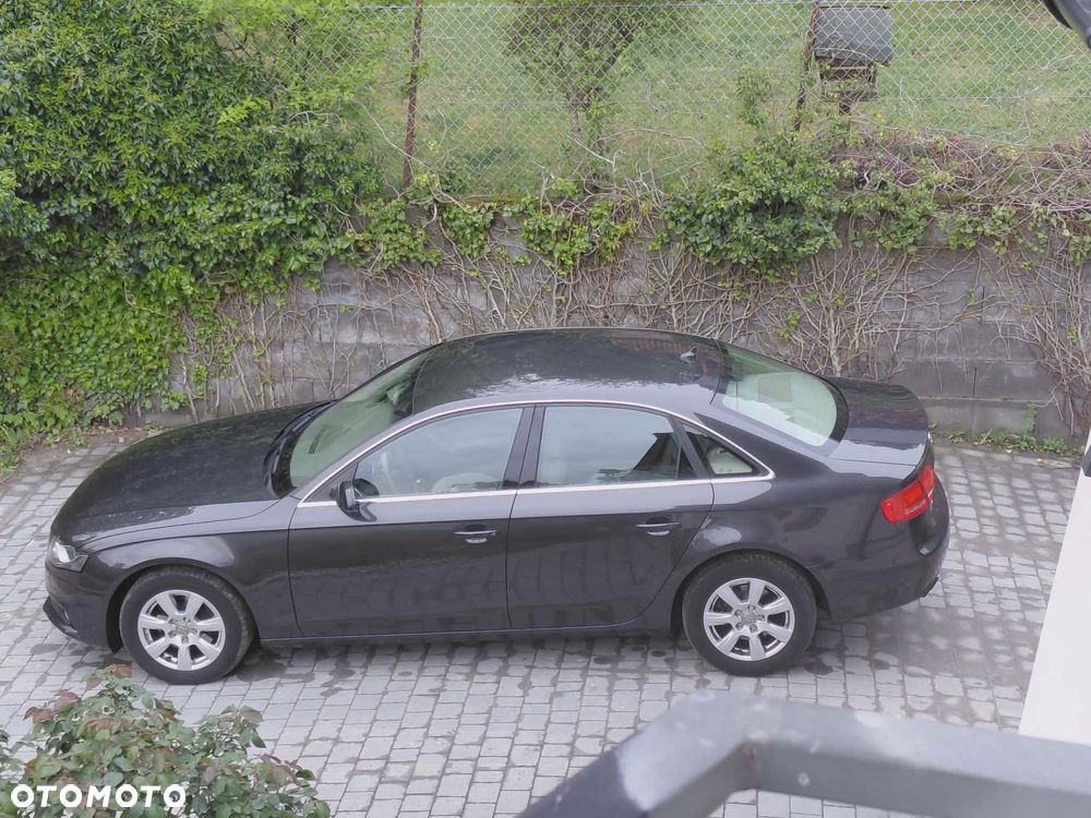 Audi A4 Limousine 1.8 TFSI quattro Attraction - 9
