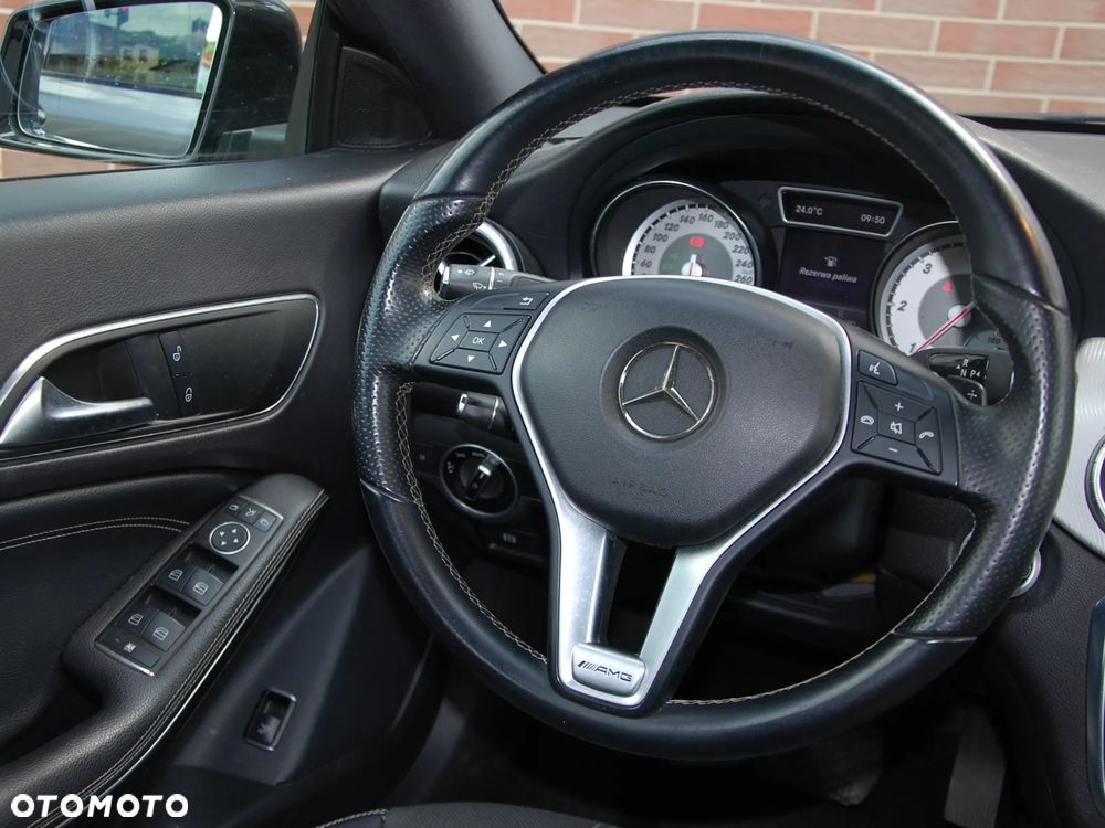 Mercedes-Benz CLA 220 CDI 7G-DCT AMG Line - 26