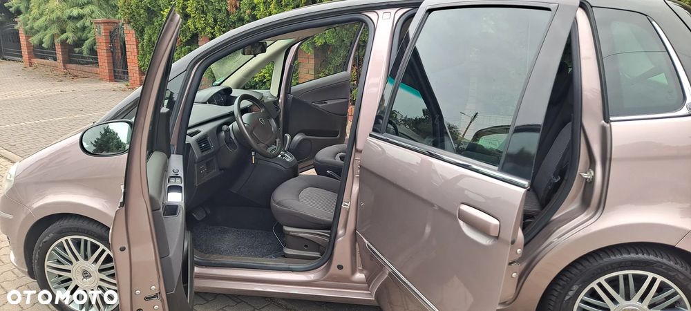 Lancia Musa 1.4 16v Automatik Platino Plus - 5
