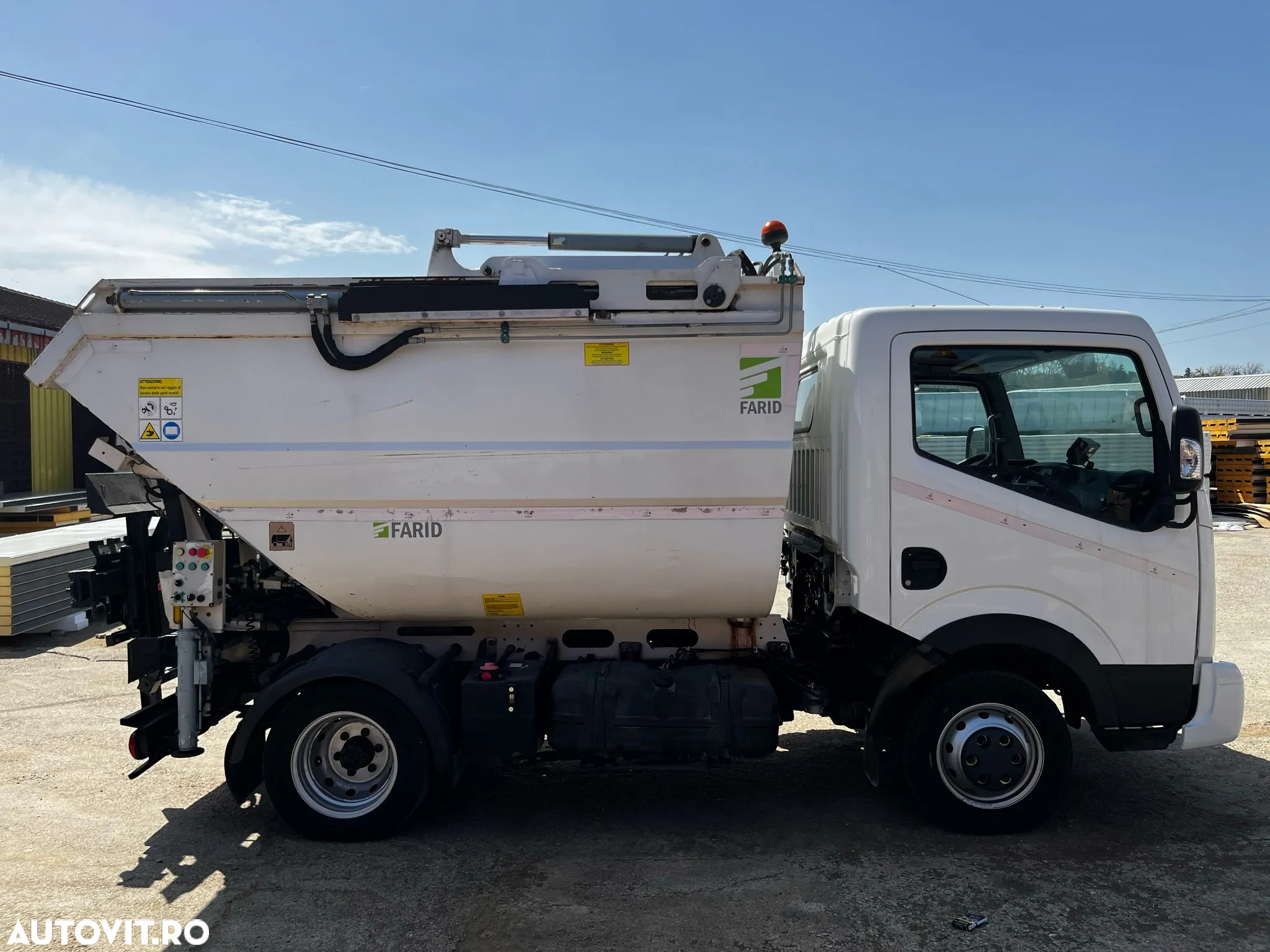 Nissan NT 400 Cabstar - 7