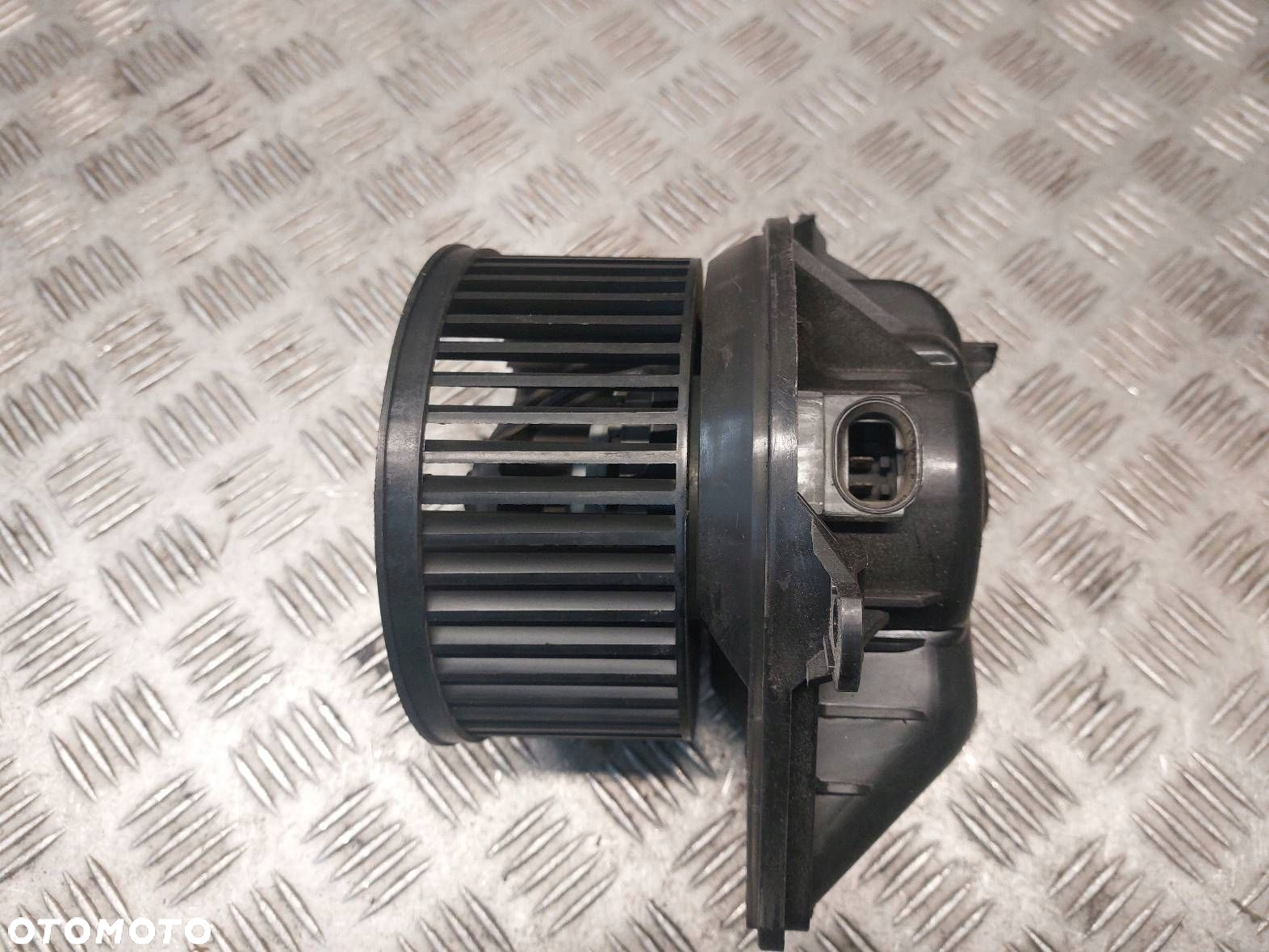 DMUCHAWA WENTYLATOR NAWIEWU PEUGEOT PARTNER I LIFT 2.0 HDI - 2