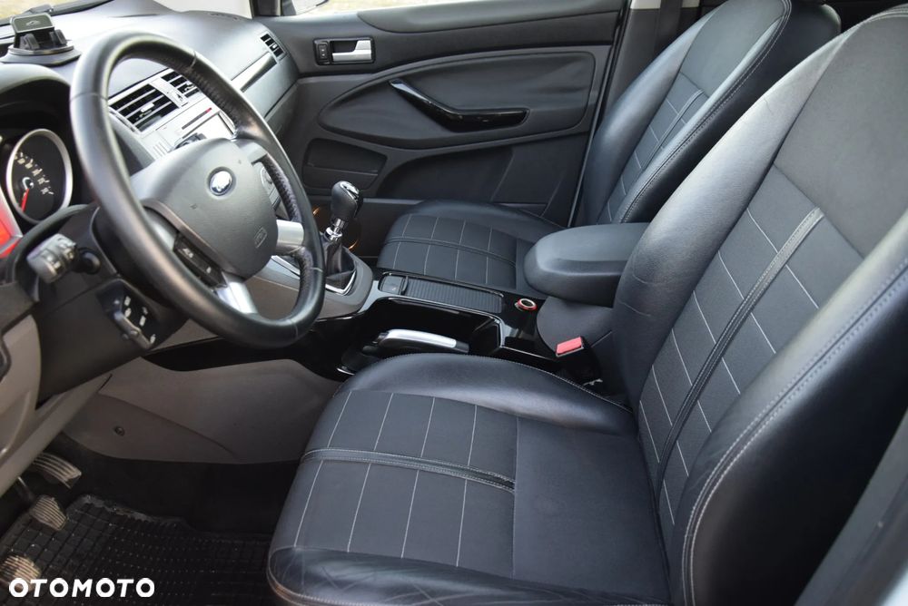 Ford Kuga 2.0 TDCi FWD Titanium Plus - 16