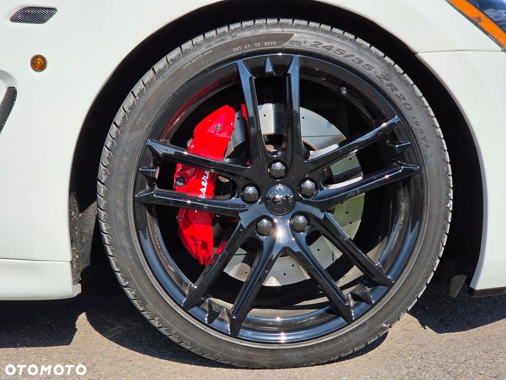 Maserati GranTurismo - 28