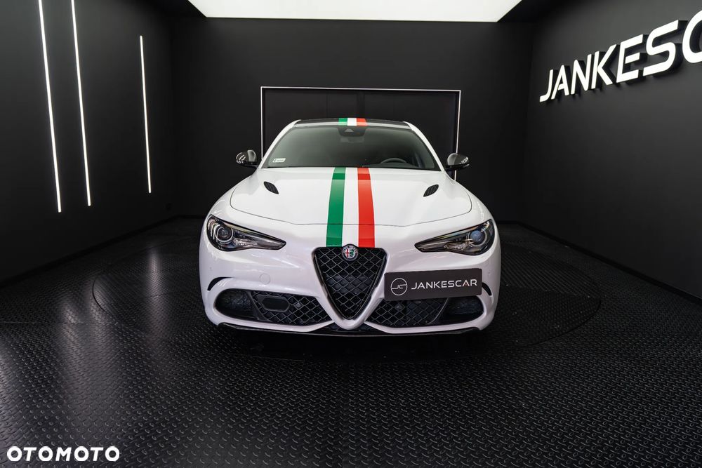 Alfa Romeo Giulia 2.9 Bi Turbo V6 Quadrifoglio - 3
