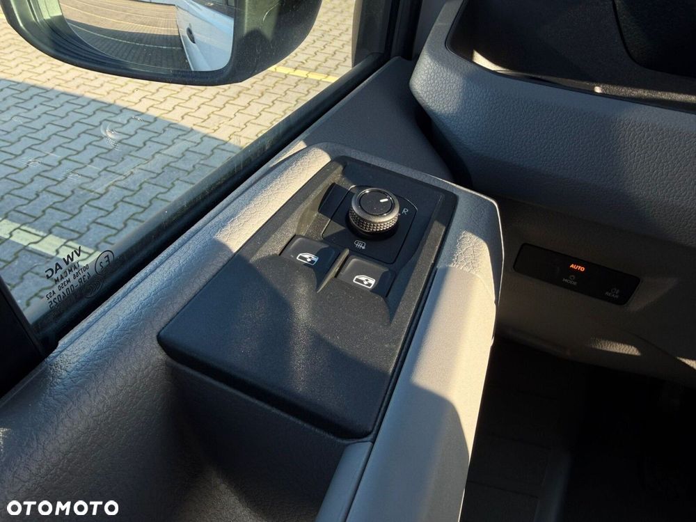 Volkswagen Crafter 35 2.0 TDI L5H3 4490L 177 KM - 23