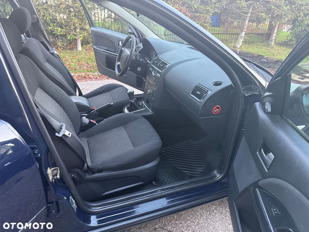 Ford Mondeo 1.8 Ambiente - 10