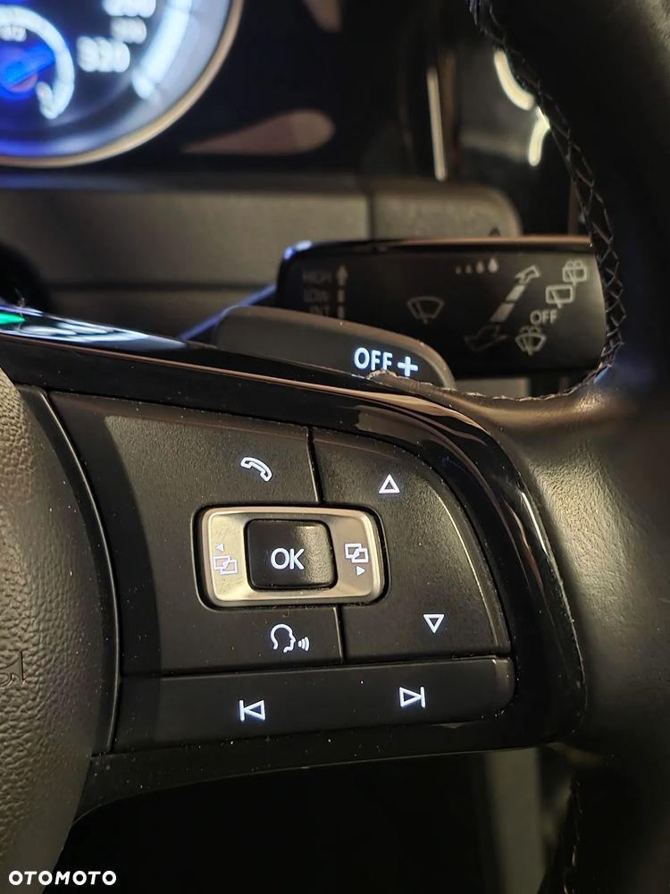 Volkswagen Golf - 16