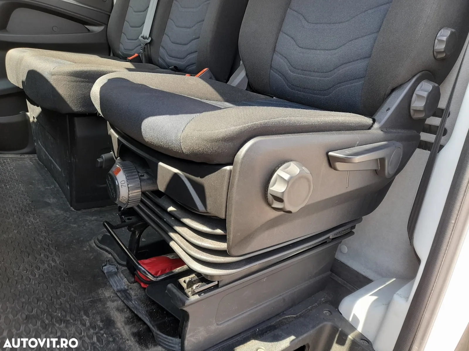 Iveco Daily 35C16H3.0 BOX+LIFT - 25