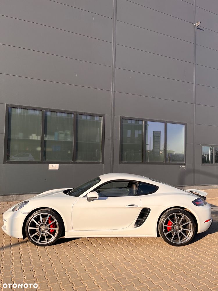 Porsche 718 Cayman - 9