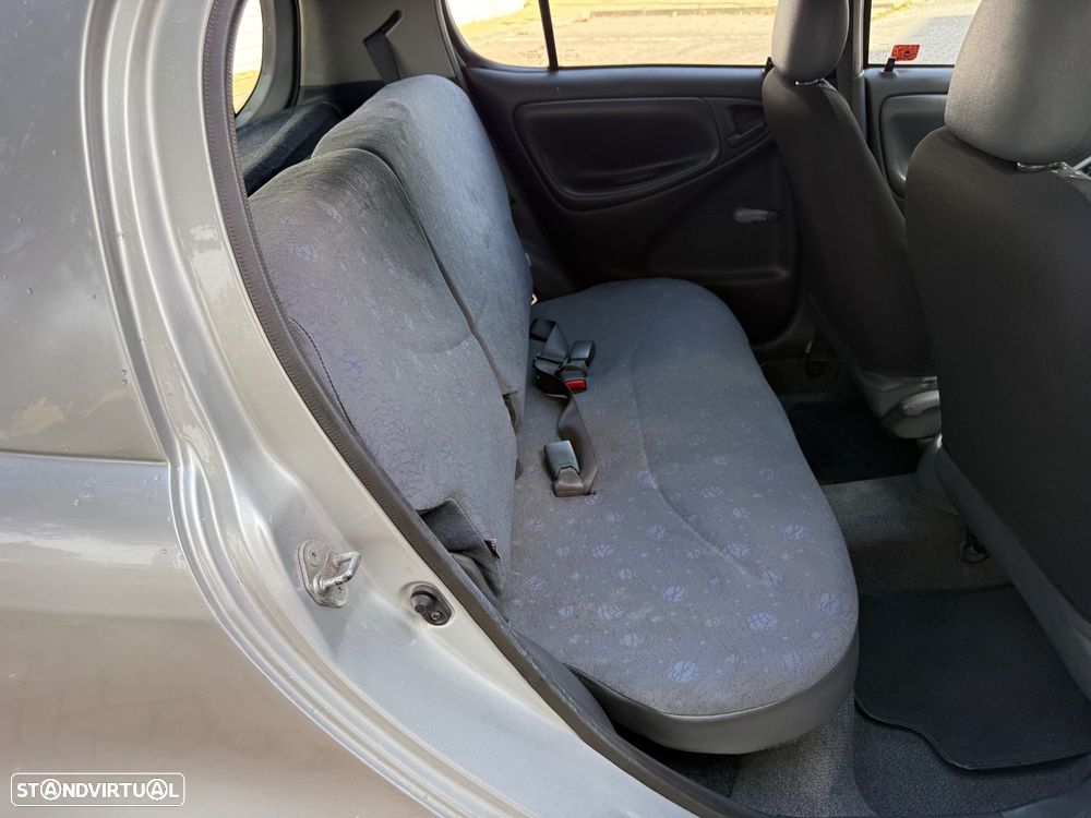 Toyota Yaris 1.0 Sol - 11