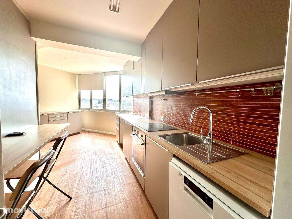 Apartamento T3 no coração de Matosinhos – Metro à porta e praia a 800m - Grande imagem: 2/26